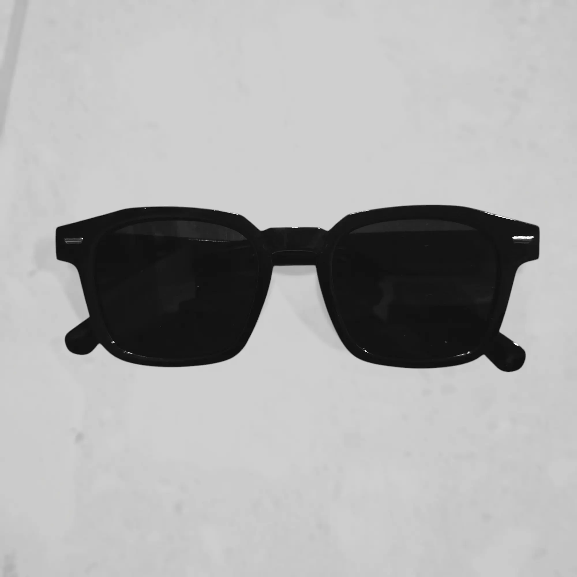 kacamata hitam model kch-001